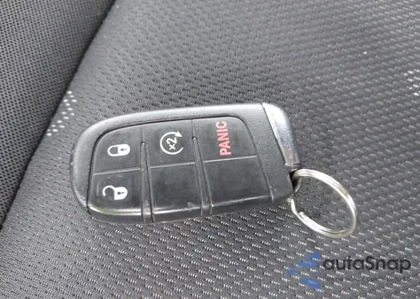 2016 Jeep Renegade Latitude z USA, uszkodzony, nr VIN ZACCJABT6GPC49396